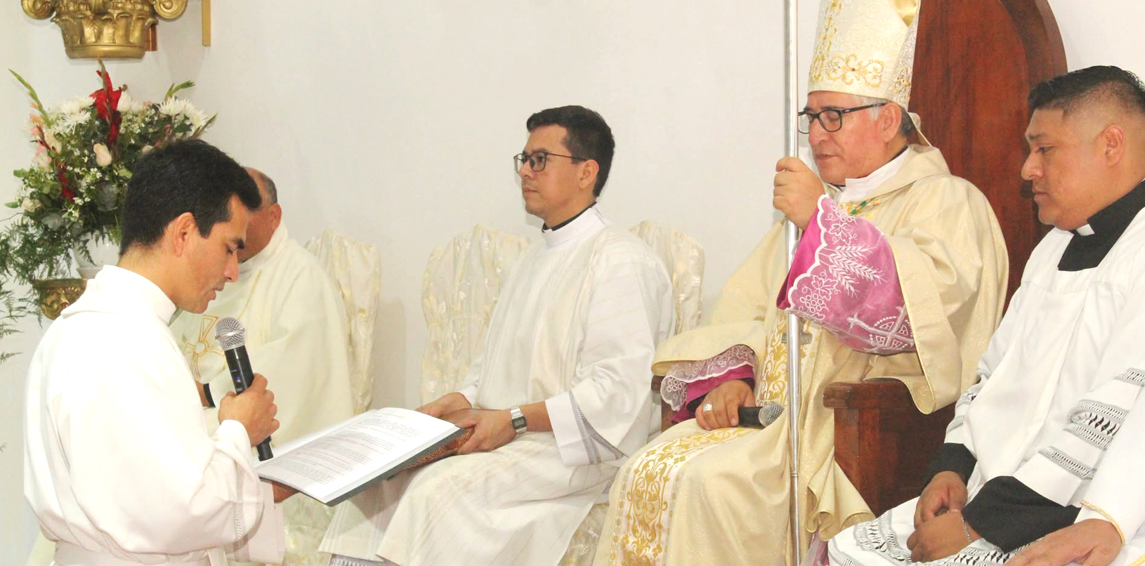 Toma de posesión como párroco del P. Francisco Cubas