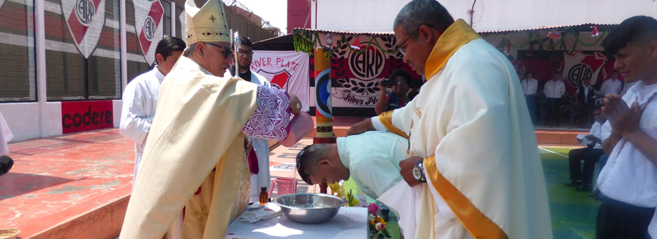 Internos del penal Sarita Colonia recibieron sacramentos de bautismo y confirmación