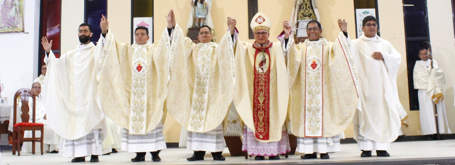 Mons. Luis Alberto ordenó a cinco nuevos sacerdotes chalacos