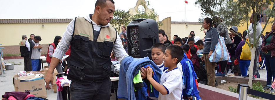 Caritas Callao lleva ayuda a Pachacutec para combatir el friaje