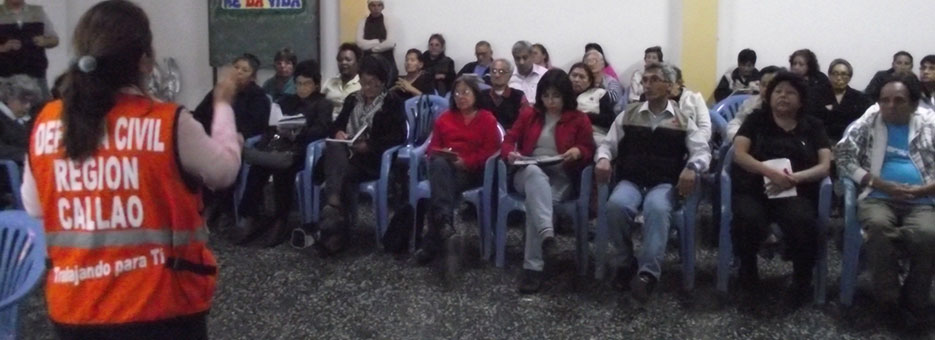 Representantes de Defensa Civil ofrecen charla a las Caritas Parroquiales