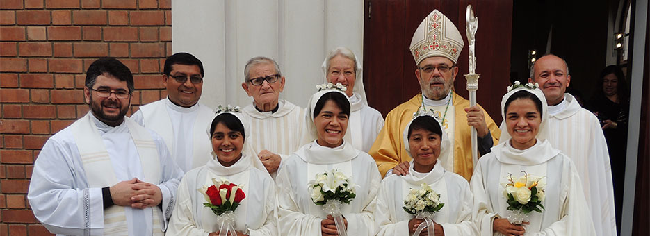 Cuatro Hermanas de Claraval realizan Profesión Solemne