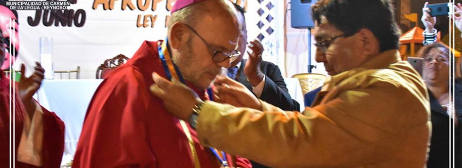Obispo del Callao recibe medalla de la ciudad del distrito de Carmen de la Legua