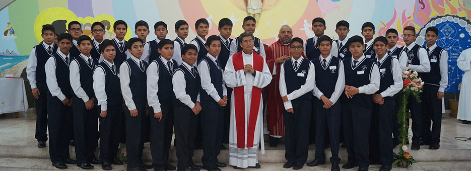 Estudiantes de colegios chalacos reciben la Confirmación 
