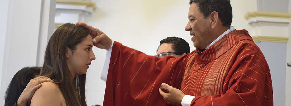 Jóvenes de Colegio “Clara Cogorno” recibieron Sacramento de la Confirmación
