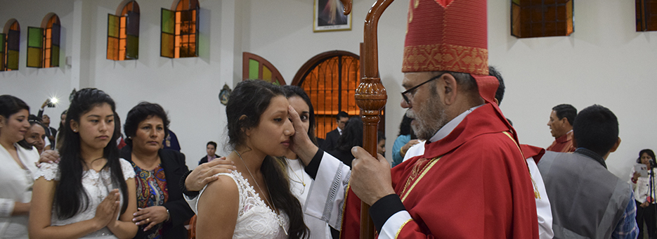 Sacramento de Confirmación en Parroquia Sagrados Corazones de Jesús y María