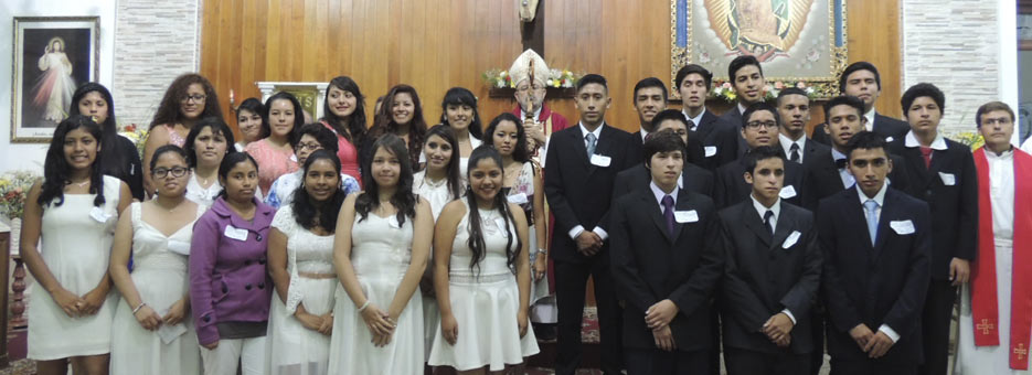 Obispo del Callao confirmó jóvenes de la Parroquia Guadalupe