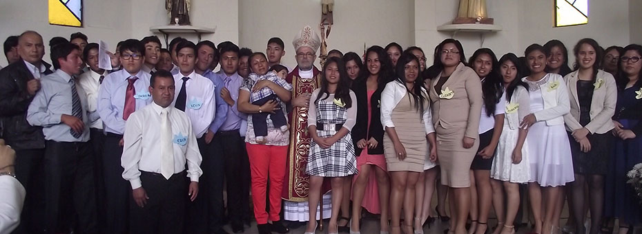Más de 50 jóvenes fueron confirmados en Parroquia Santa Mónica