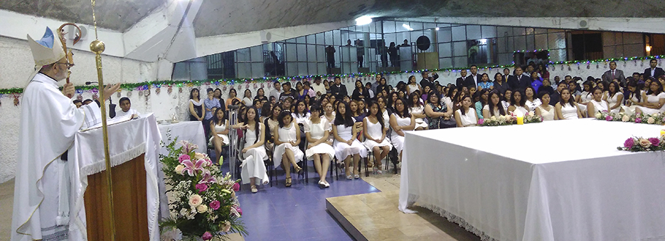 Obispo del Callao confirmó a 136 jóvenes de la Parroquia “San Pedro Nolasco”