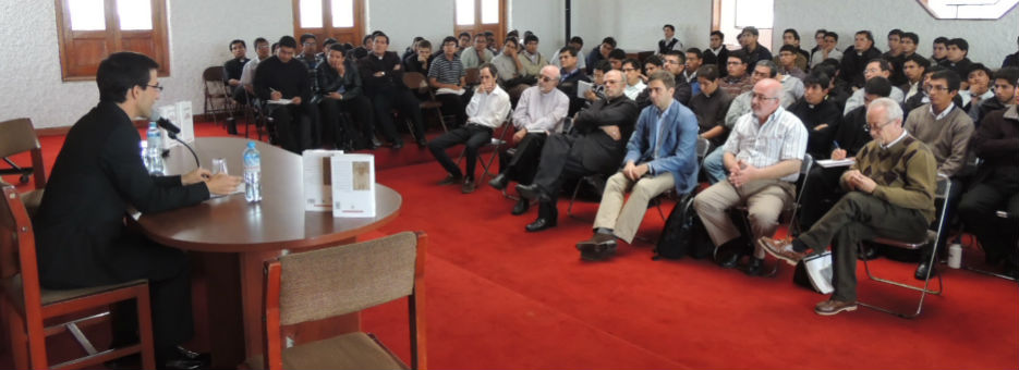 Se realizó conversatorio sobre la obra de Benedicto XVI 