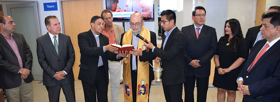 Obispo del Callao bendijo nuevas instalaciones de Clínica Deportiva