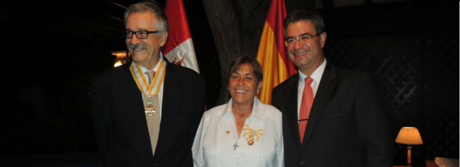 Hermana Mercedes López fue condecorada por la embajada de España