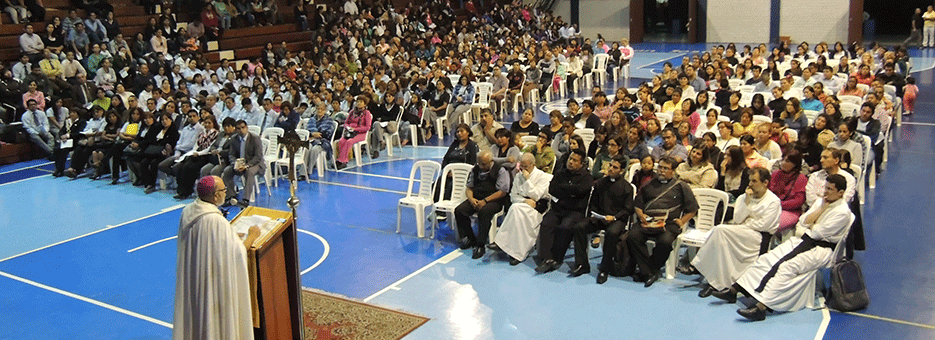 Obispo chalaco se reunió con padres de familia de los colegios del Callao