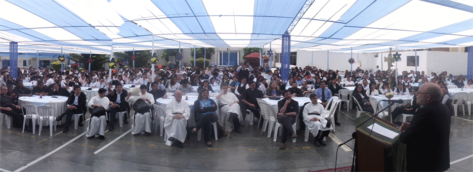 Cientos de profesores chalacos participaron en jornada navideña