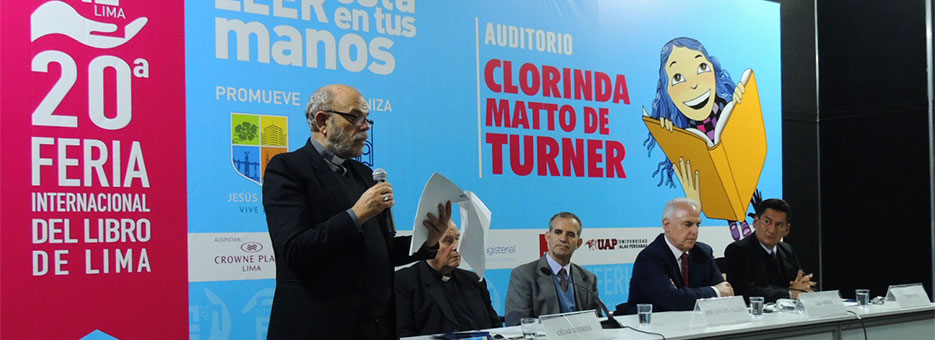 Obispo del Callao participó en la Feria Internacional del Libro (FIL) 2015