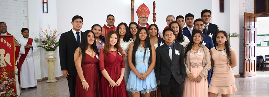 Jóvenes de la P. Virgen de la Macarena reciben la Confirmación