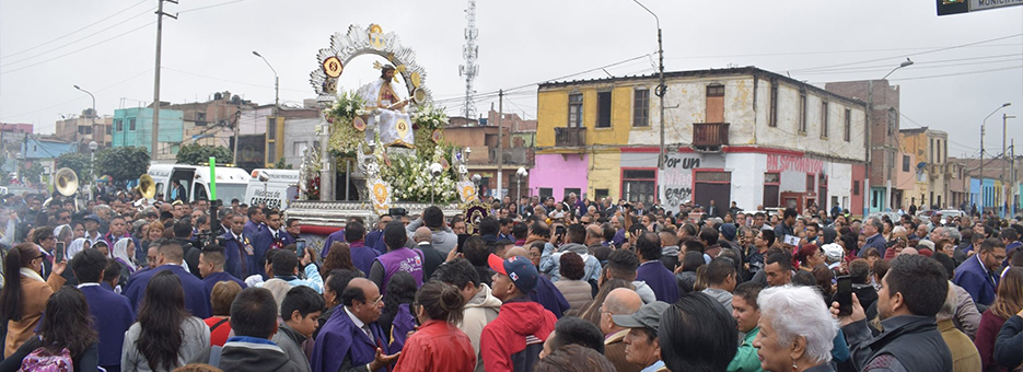 “Señor del Mar” salió en procesión por calles chalacas