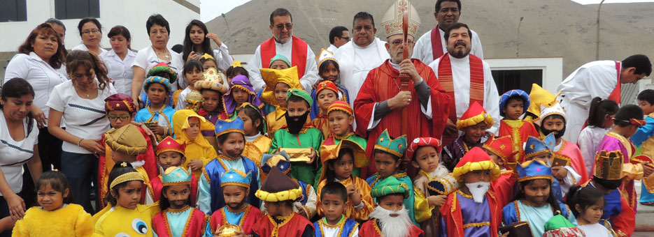 Niños vestidos de reyes magos recorrieron calles del Callao