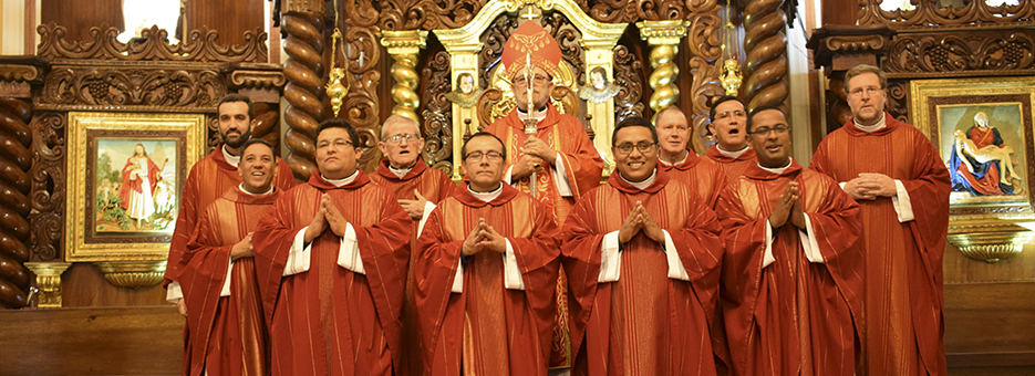 Obispo del Callao ordena a cuatro nuevos sacerdotes para la Iglesia chalaca
