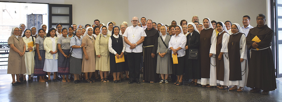 Monseñor José Luis del Palacio sostuvo encuentro con religiosos del Callao