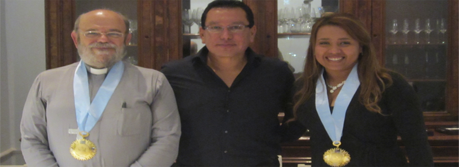 Monseñor José Luis recibió condecoración del Gobierno Regional del Callao