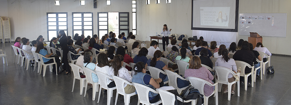 Secretarias parroquiales de la Diócesis del Callao reciben capacitación