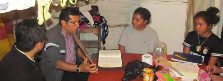 Seminaristas del Callao visitaron a familias del programa “un techo un hogar” en Pachacútec