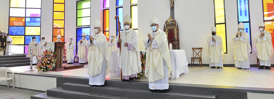 Mons. Luis Alberto Barrera tomó posesión de la Diócesis del Callao