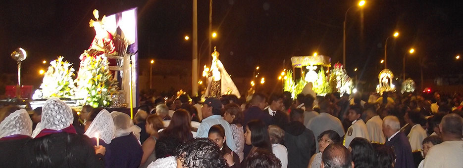 Multitudinario recorrido del vía crucis presidido por obispo del callao