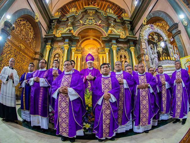 Celebración de la Santa Misa en la Iglesia de Las Nazarenas 24.10.22