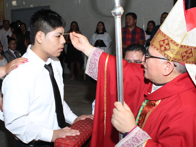 Confirmación Parroquia San Pablo de la Cruz 18.02.23 (primer grupo de fotos)
