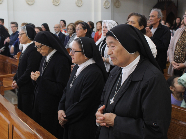 Santa Misa en la Capilla 